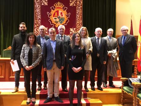 A presidenta do CES cos premiados e membros do xurado